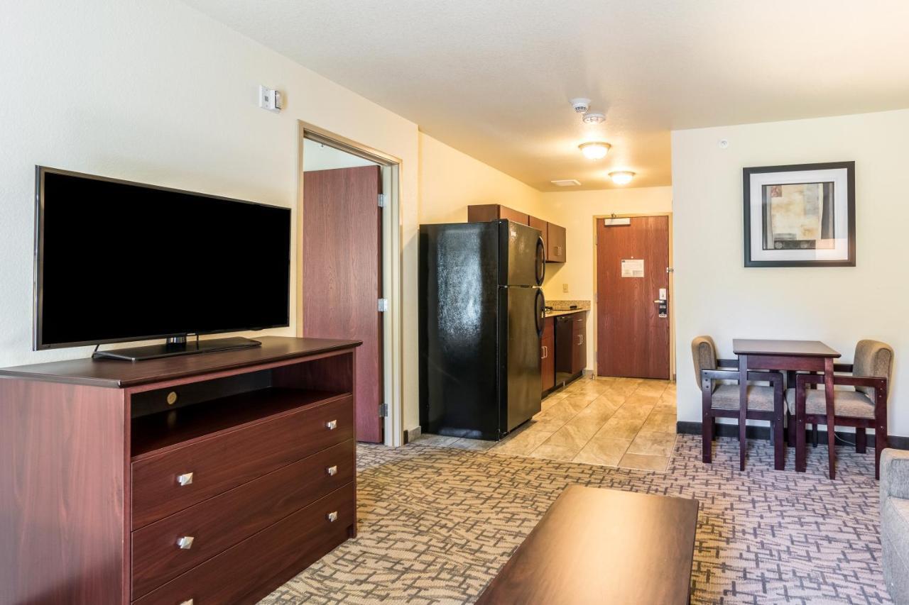 Cobblestone Hotel & Suites - Greenville المظهر الخارجي الصورة
