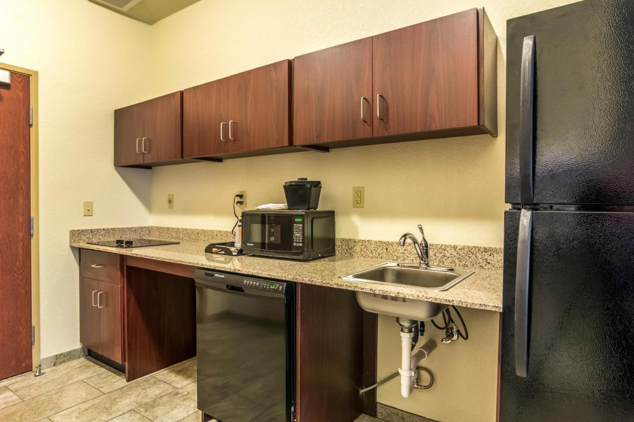 Cobblestone Hotel & Suites - Greenville المظهر الخارجي الصورة